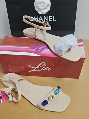 NIB! Women's Jewel Embellished Fashion Sandals